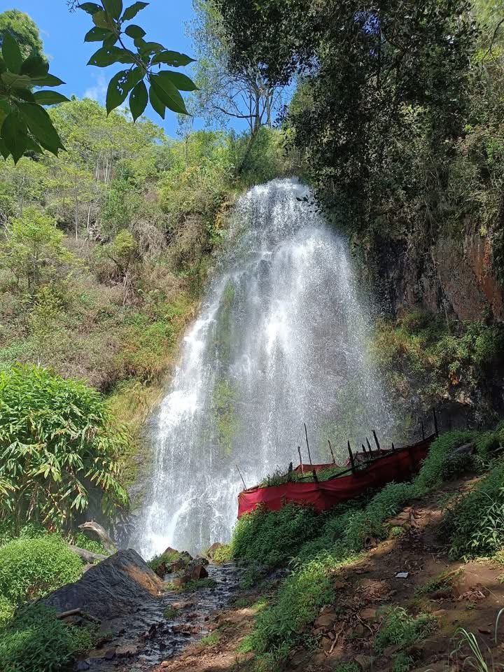 Doany, a sacred waterfall where people ask Zanahary for blessings
